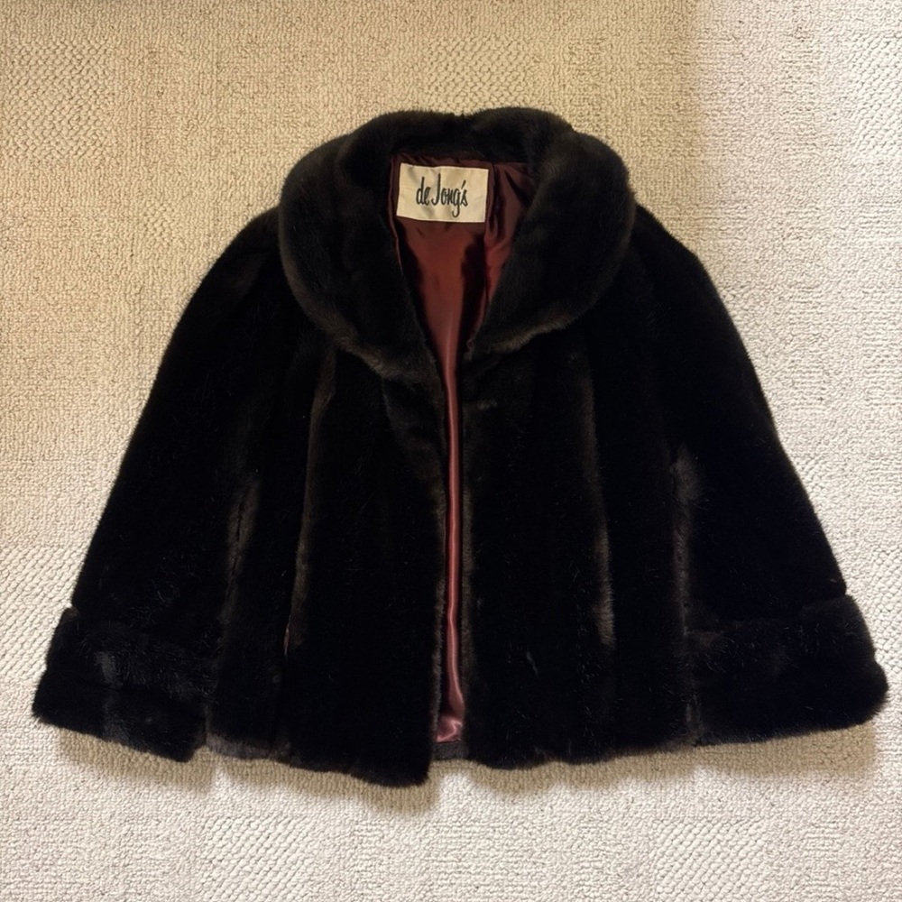 Vintage Fur Cape from de Jong’s